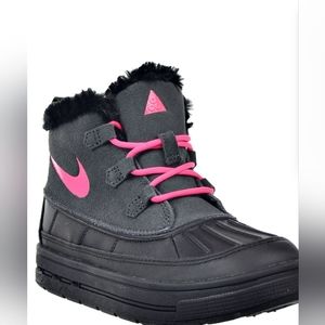 kids nike boots woodside chukka 2